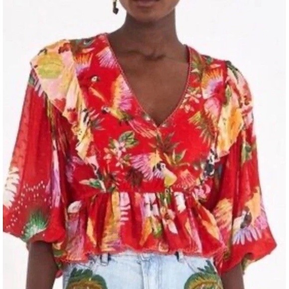 Farm Rio Galena Macaw Shirt Medium Floral Red Crop‎ Blouse Top Anthropologie - Picture 1 of 5